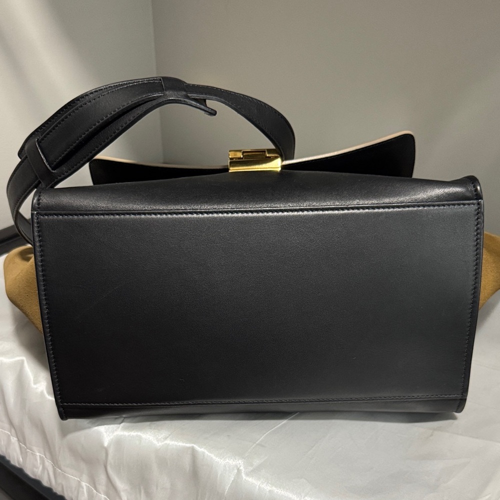 CÉLINE - Picture 3 of 3